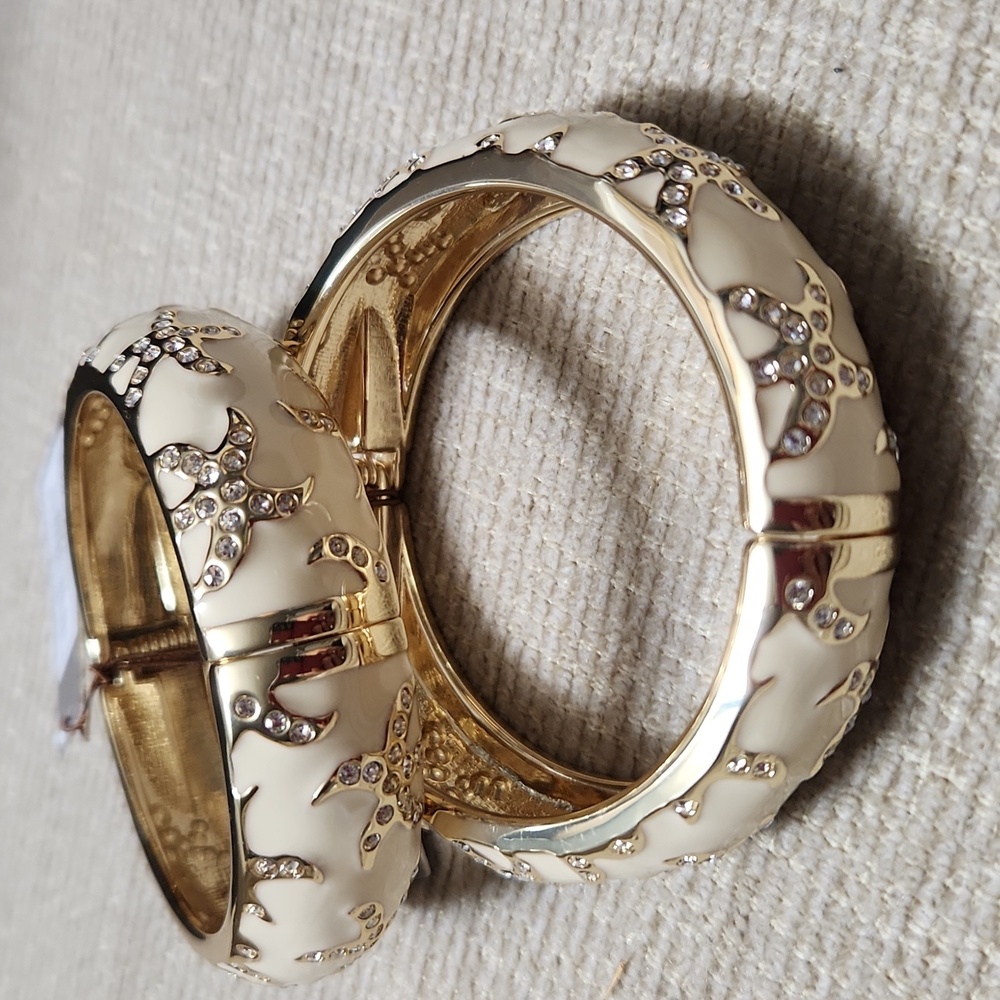 Tommy Bahamas lg  Rhinestone  starfish enamel bracelet